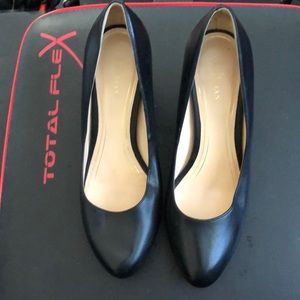 Women’s black Cole Haan pumps